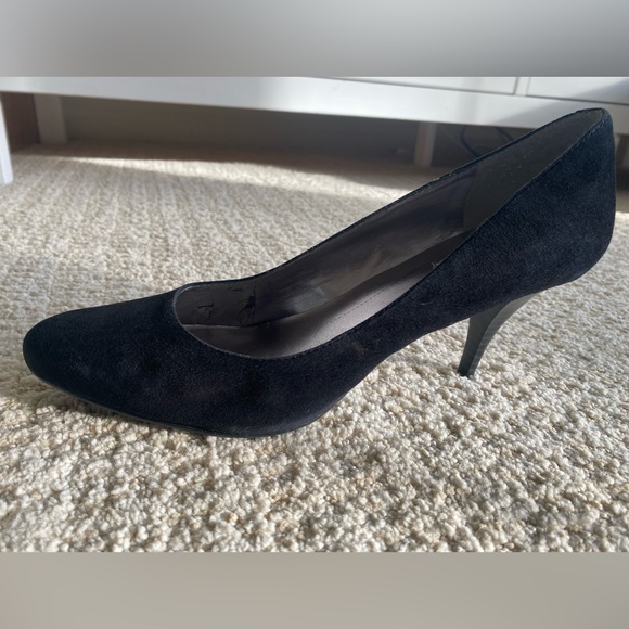 DKNY Suede Pump Shoes Size 8 - Picture 5 of 10